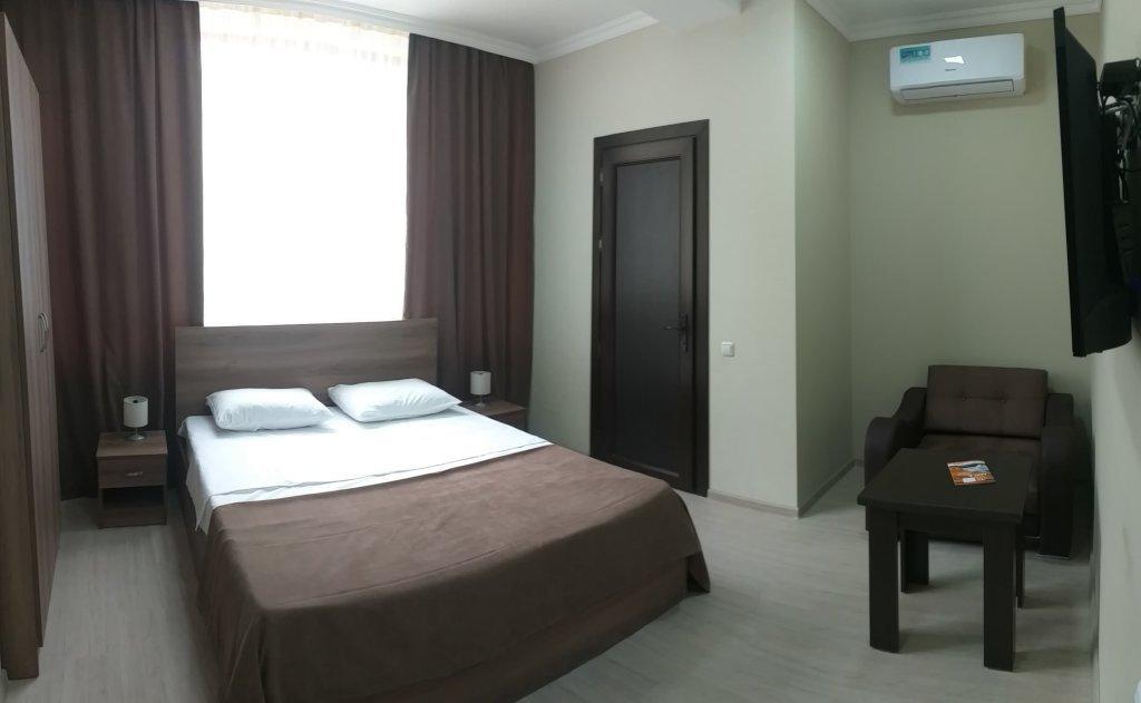 Merien Hotel Jerevan Exteriör bild